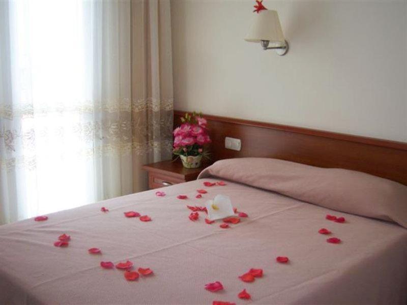 Turk Hotel Олудениз Екстериор снимка